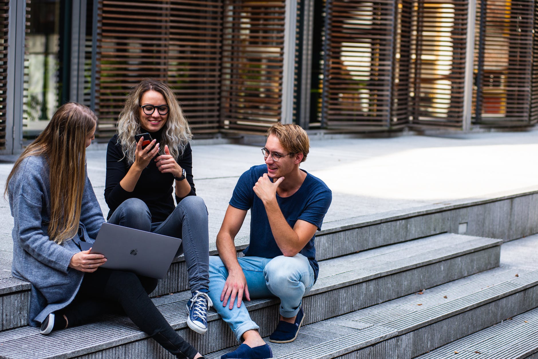 how-to-check-and-manage-your-student-loan-balance-moneyraters